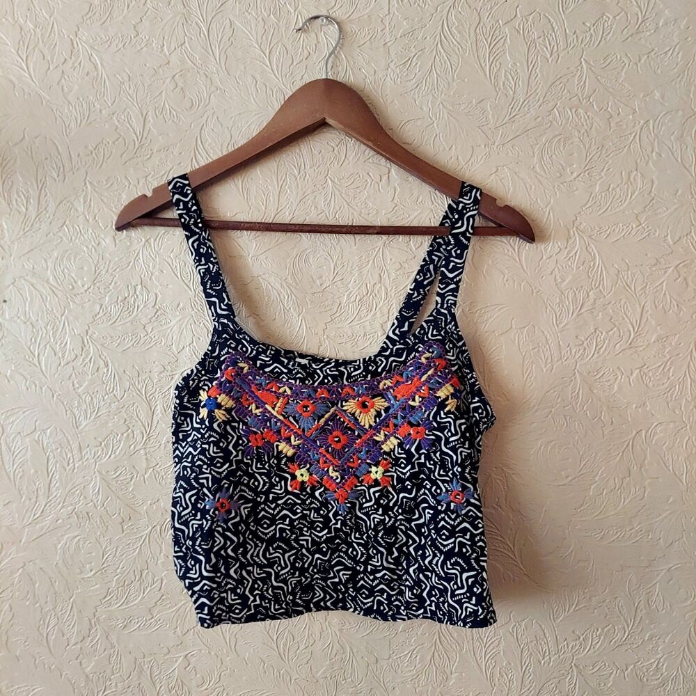 Xhilaration crop top tank embroidered patterned NEW Sz medium